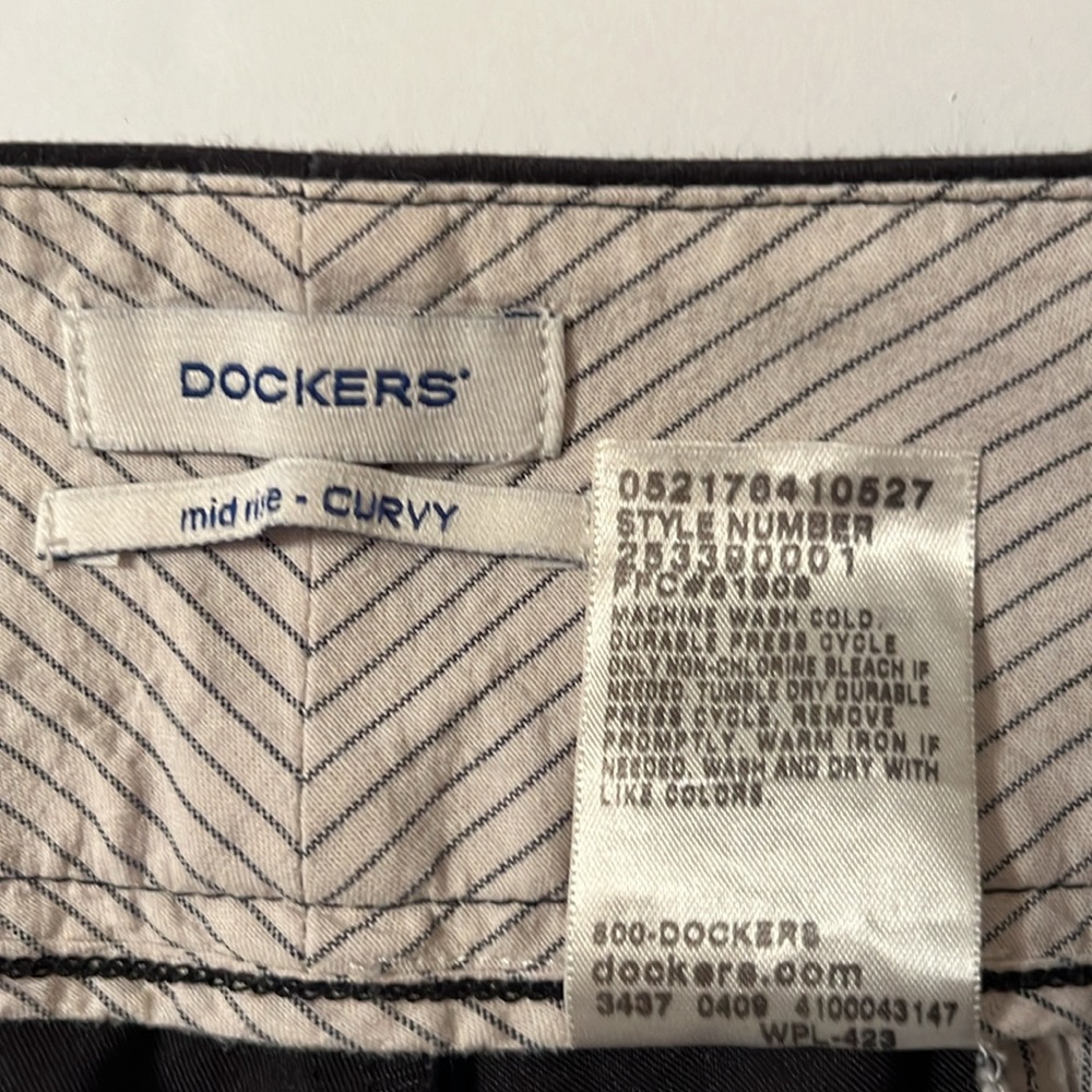 Dockers Mid Rise Curvy - Picture 6 of 9